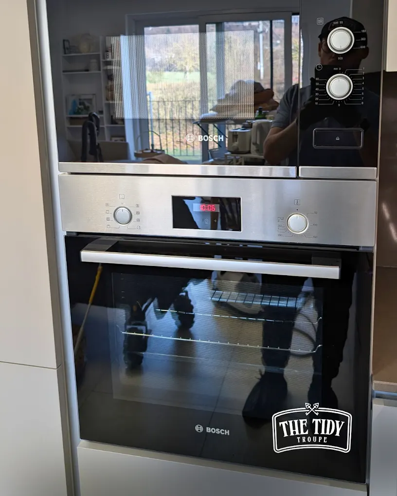 Built-in oven cleaned